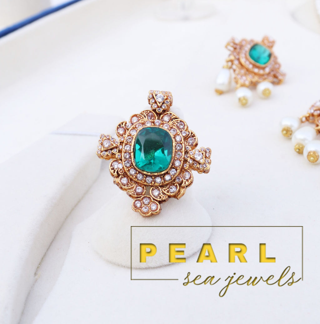 Emerald Pearl Pendant Set