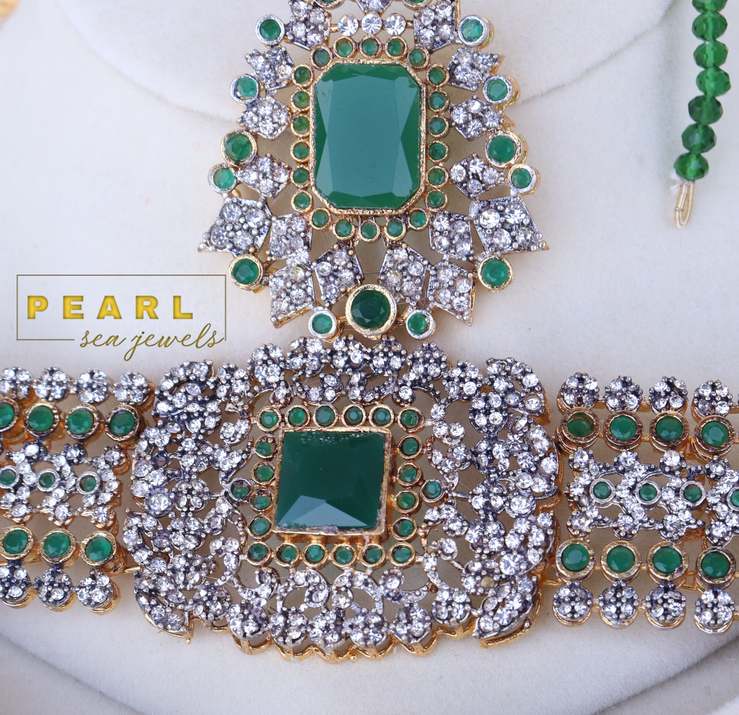 Emerald Royale Choker Set