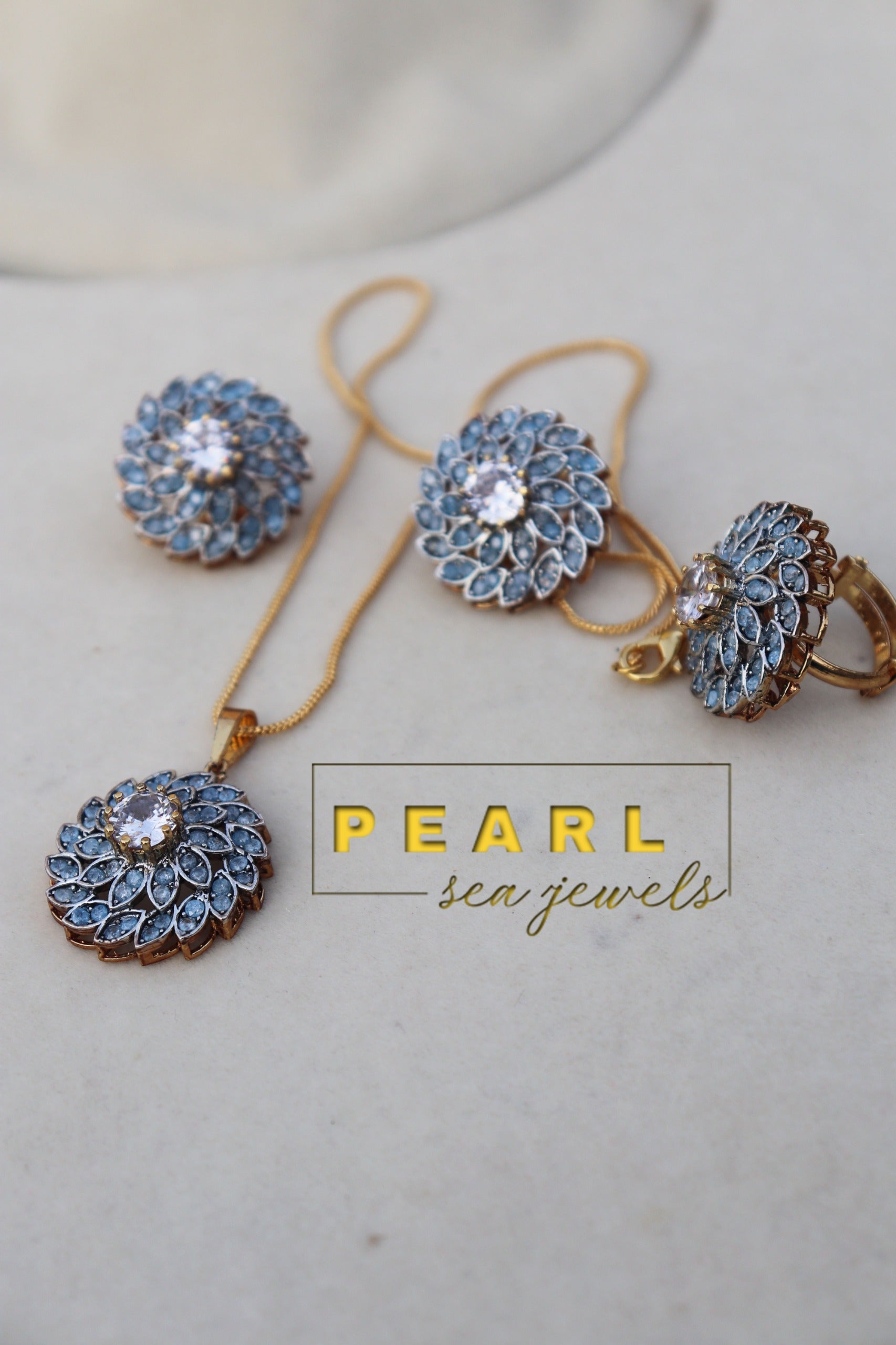 Bloom Pendant Set (Aqua)