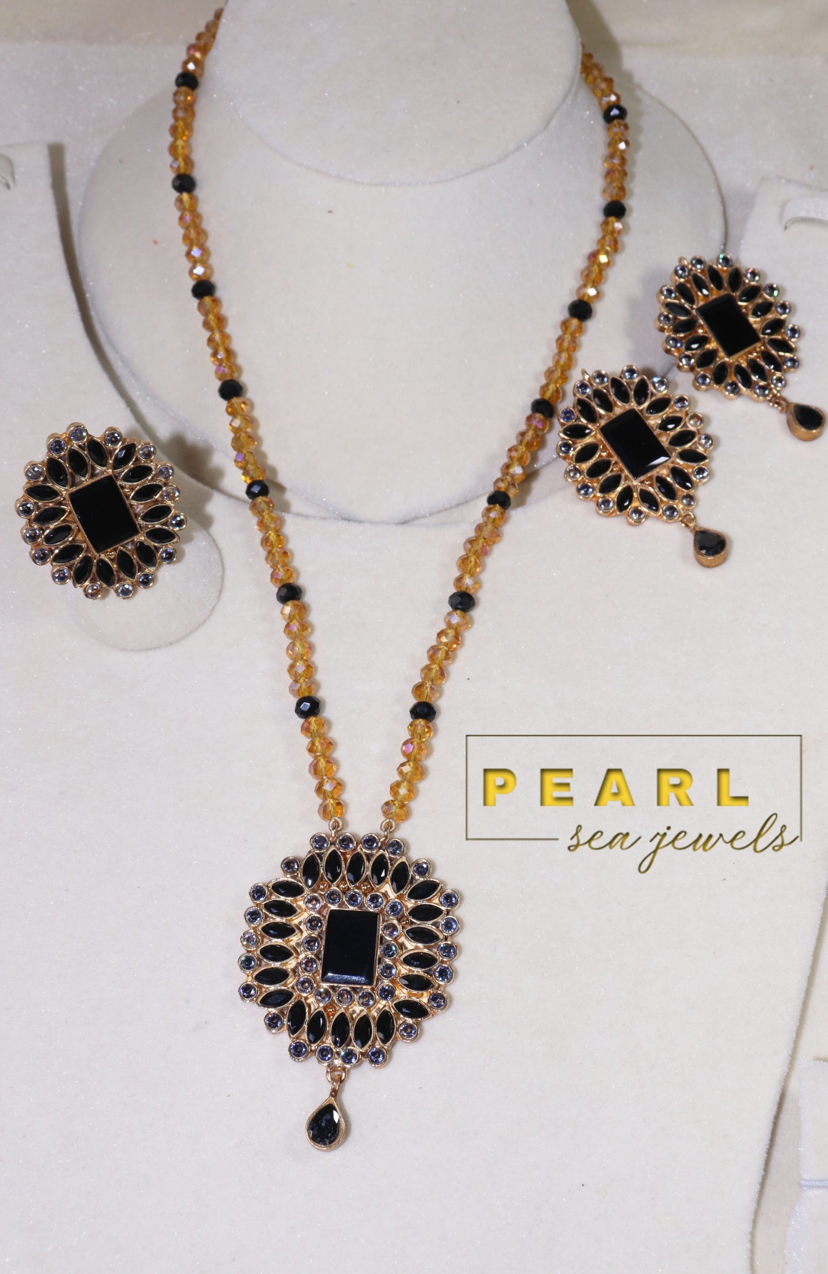 Noir Radiance Pendant Set