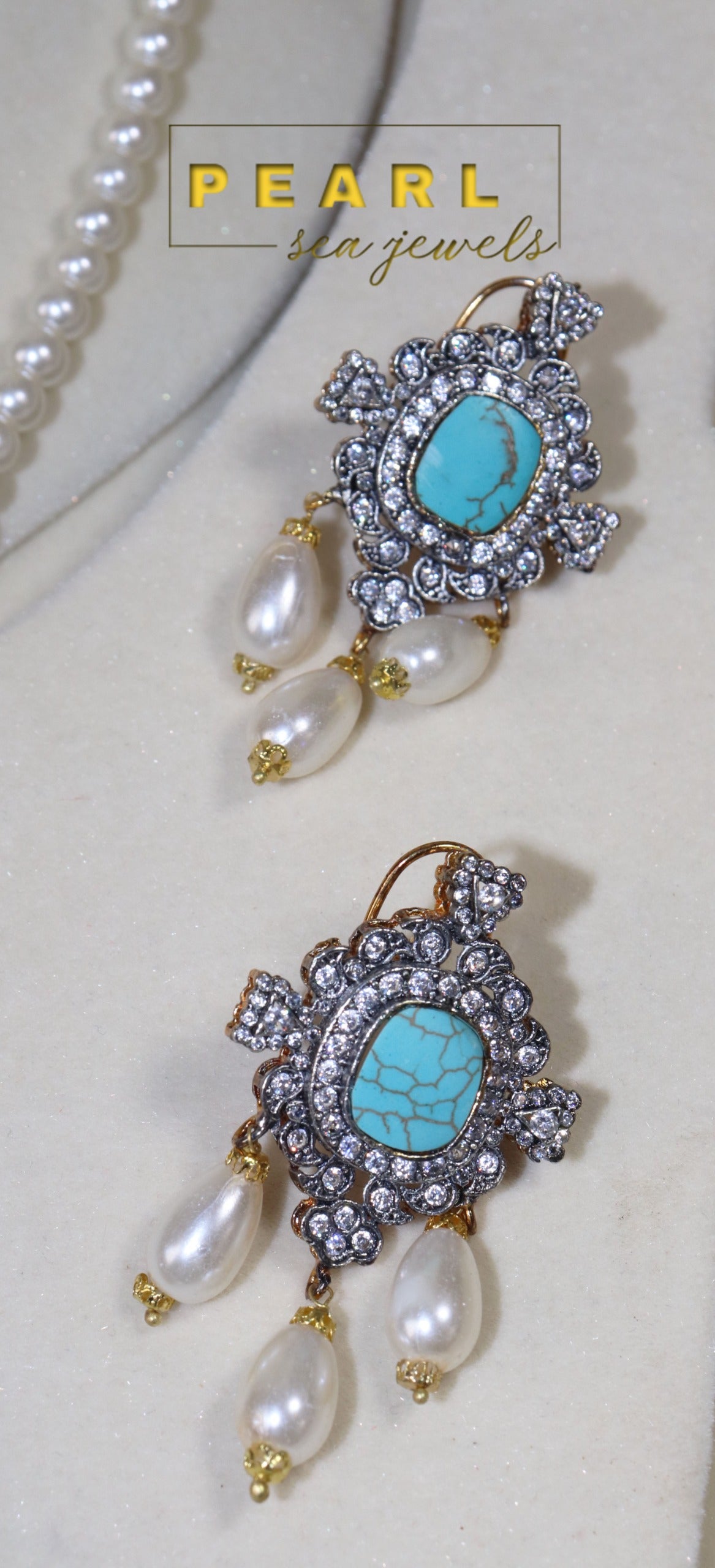 Feruzi Pearl Pendant Set