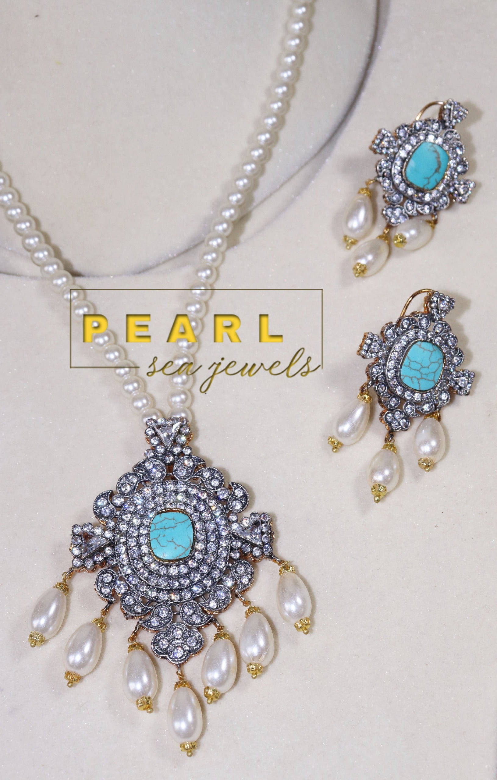 Feruzi Pearl Pendant Set